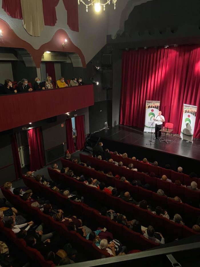 Öt előadásos miniturné szeptemberben az értékközvetítés jegyében