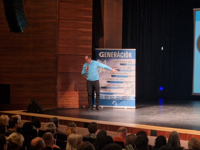 Nagy siker volt Steigervald Krisztián előadása Cegléden