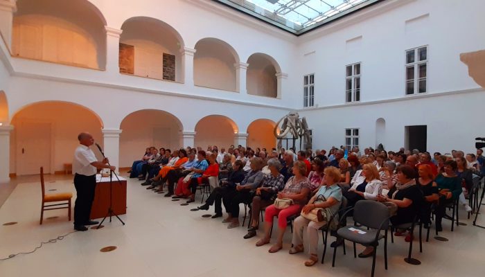 Félbevágták a pipafüstöt Gyöngyösön