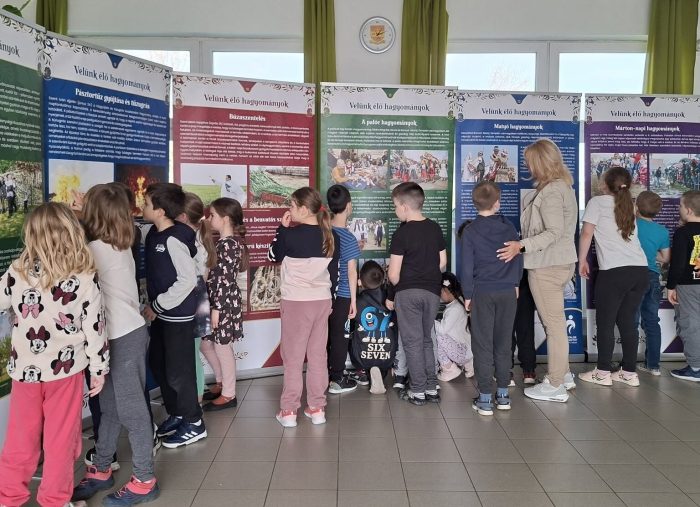 A Velünk élő hagyományok c. vándorkiállításunk eddigi állomásai