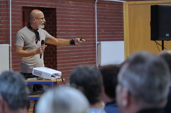 A járvány idején könnyebb függővé válni – Zacher Gábor előadása Kecelen